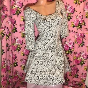 Hollister dress daisy 3/4 a line skater twirl cute